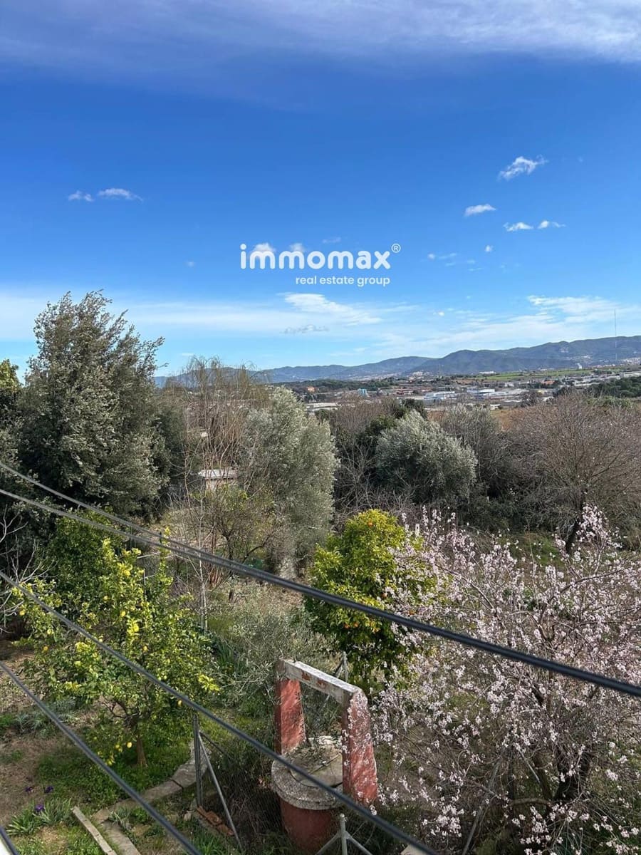 3 bedroom Villa for sale in Palau de Plegamans with garage - € 439,000 (Ref: 9650828)