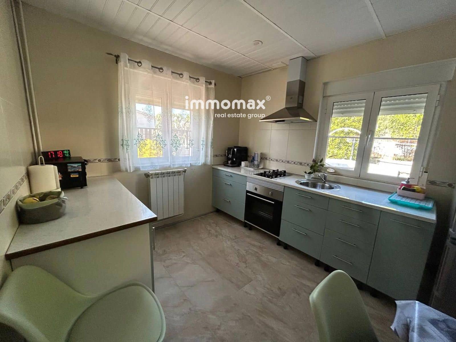 3 bedroom Villa for sale in Palau de Plegamans with garage - € 439,000 (Ref: 9650828)