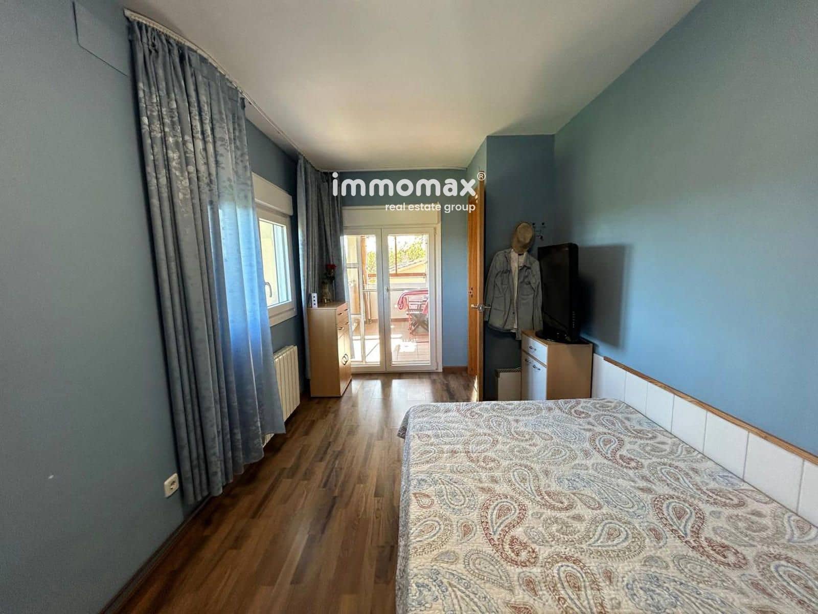 3 bedroom Villa for sale in Palau de Plegamans with garage - € 439,000 (Ref: 9650828)