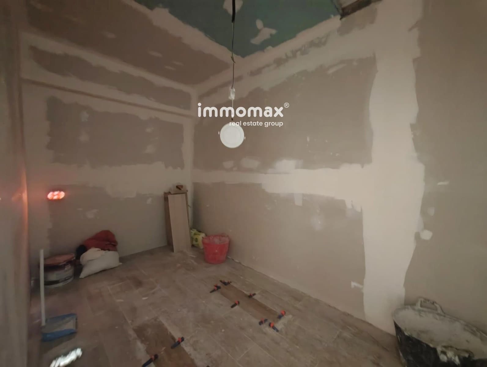 Kommersiell till salu i Sant Feliu de Llobregat - 115 000 € (Ref: 9657897)