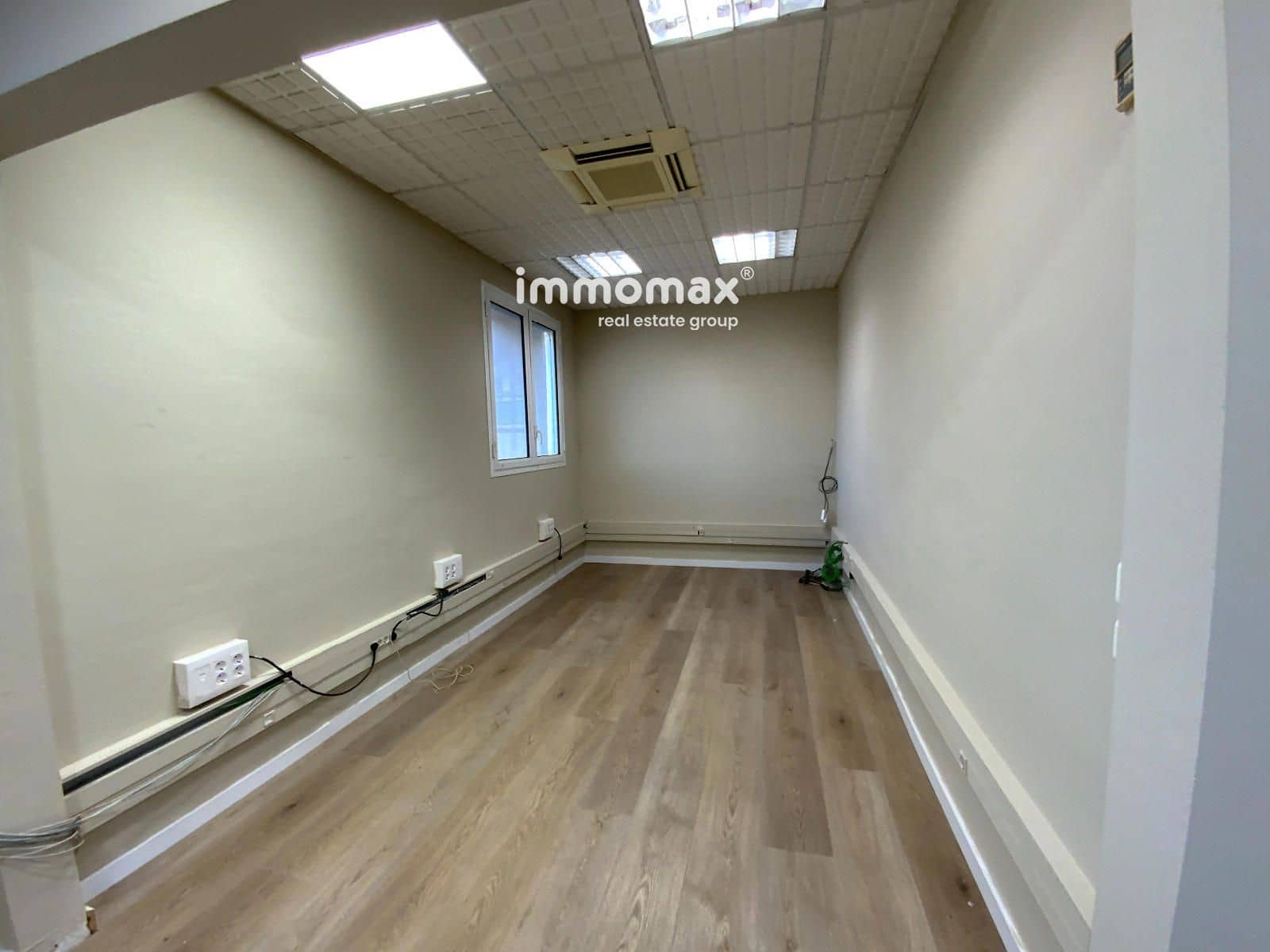 Kontor til leie i Barcelona by - € 2 184 (Ref: 9665533)