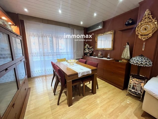 Piso de 4 habitaciones en Sant Boi de Llobregat en venta con piscina garaje - 420.000 € (Ref: 9696760)