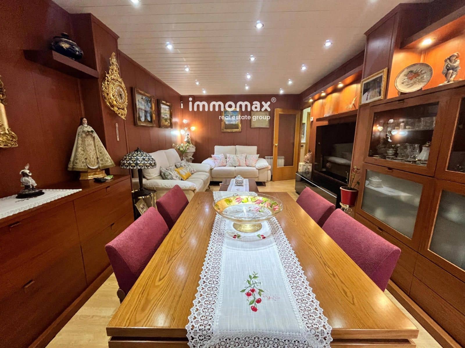 4 bedroom Flat for sale in Sant Boi de Llobregat with pool garage - € 420,000 (Ref: 9696760)