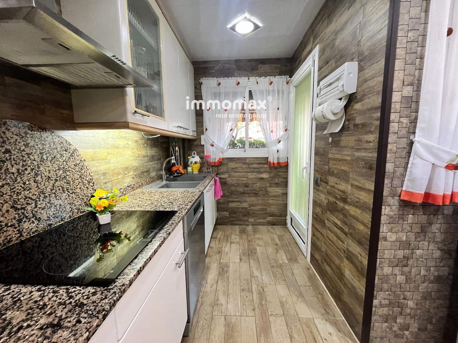 4 bedroom Flat for sale in Sant Boi de Llobregat with pool garage - € 420,000 (Ref: 9696760)