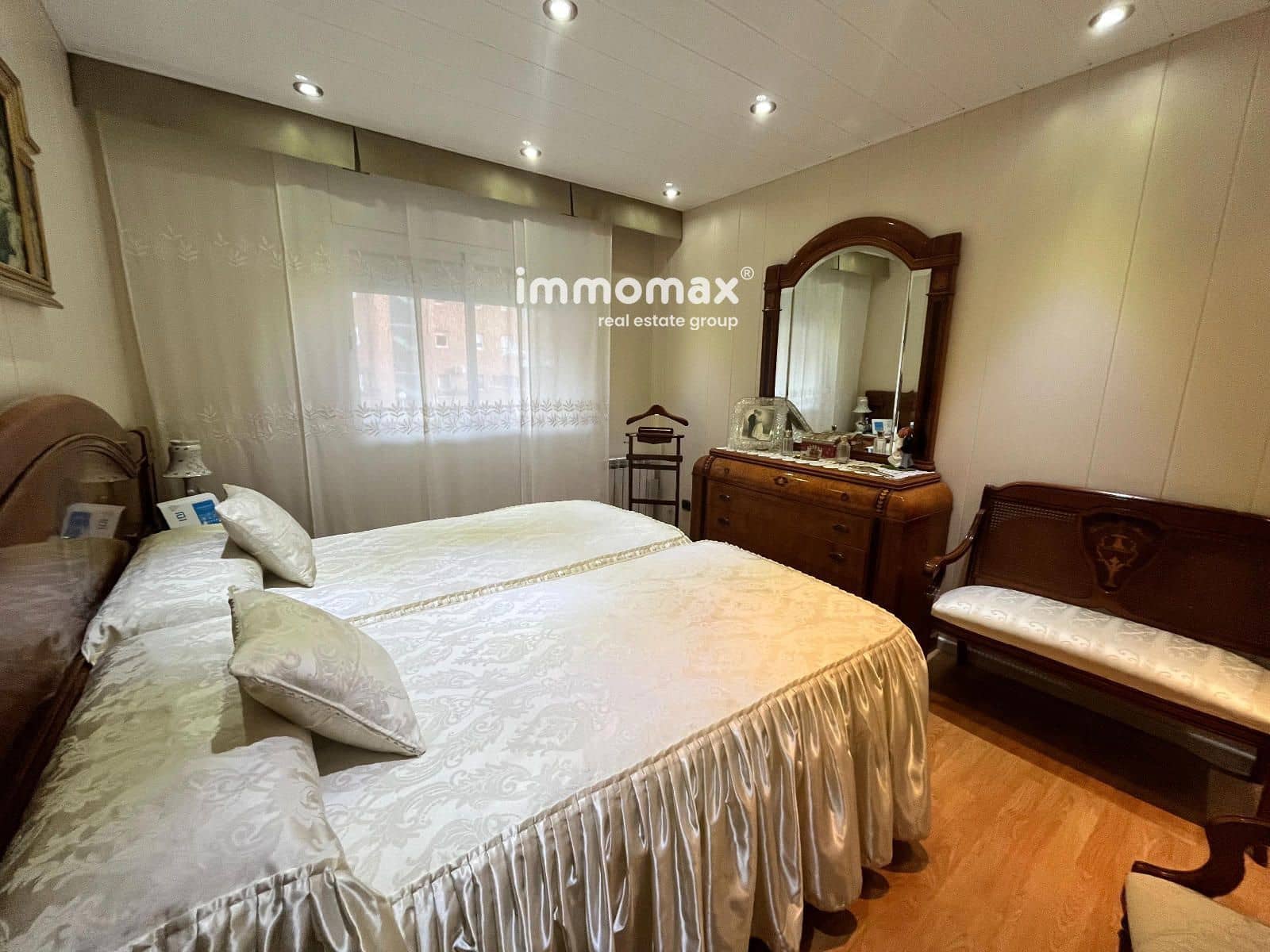 4 bedroom Flat for sale in Sant Boi de Llobregat with pool garage - € 420,000 (Ref: 9696760)