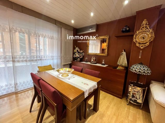 Piso de 4 habitaciones en Sant Boi de Llobregat en venta con piscina garaje - 420.000 € (Ref: 9696760)