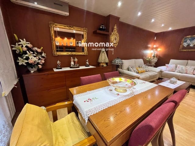 Piso de 4 habitaciones en Sant Boi de Llobregat en venta con piscina garaje - 420.000 € (Ref: 9696760)