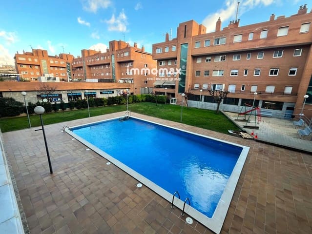 Piso de 4 habitaciones en Sant Boi de Llobregat en venta con piscina garaje - 420.000 € (Ref: 9696760)