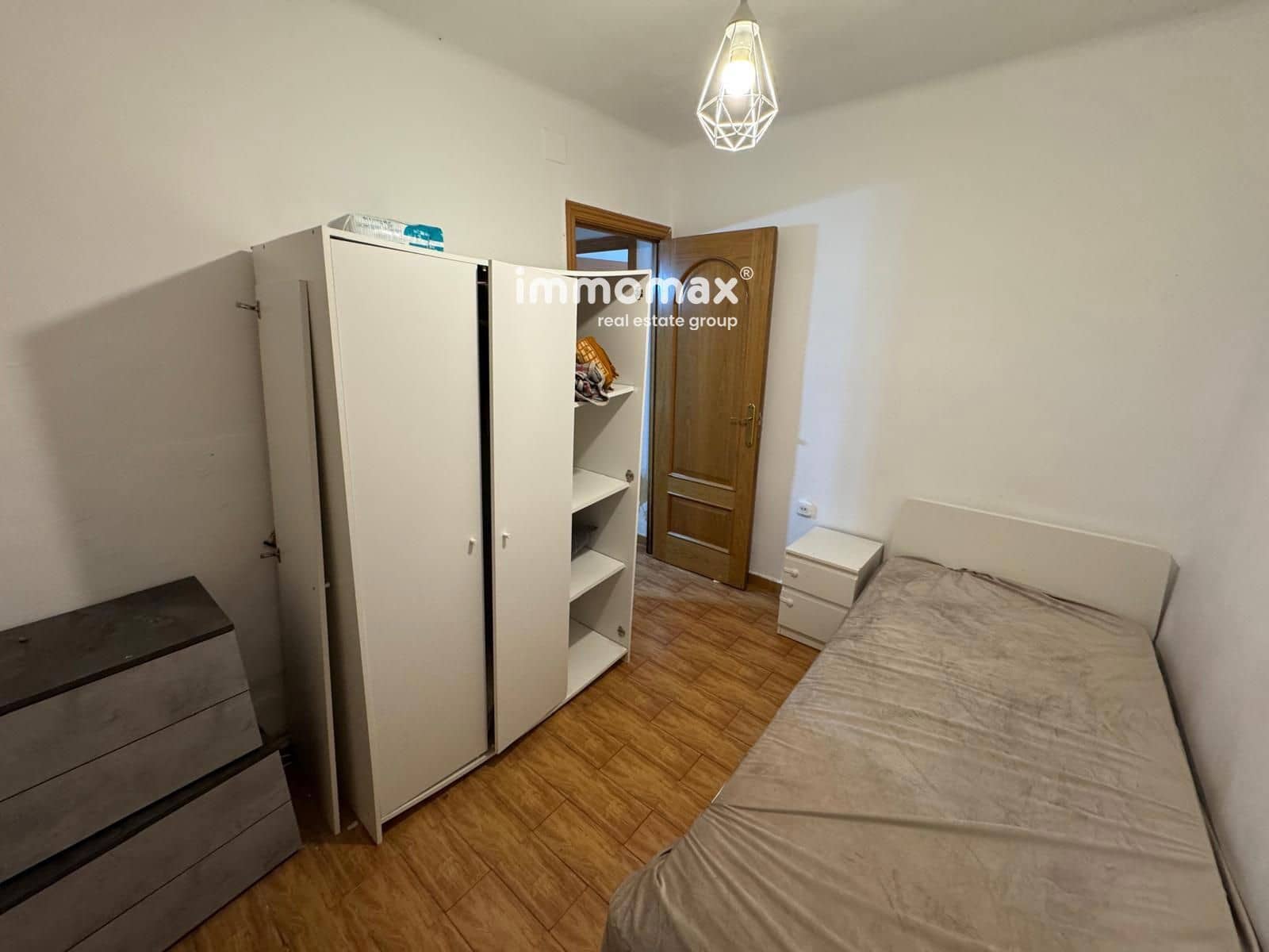 3 bedroom Flat for sale in Sant Boi de Llobregat - € 149,000 (Ref: 9707717)