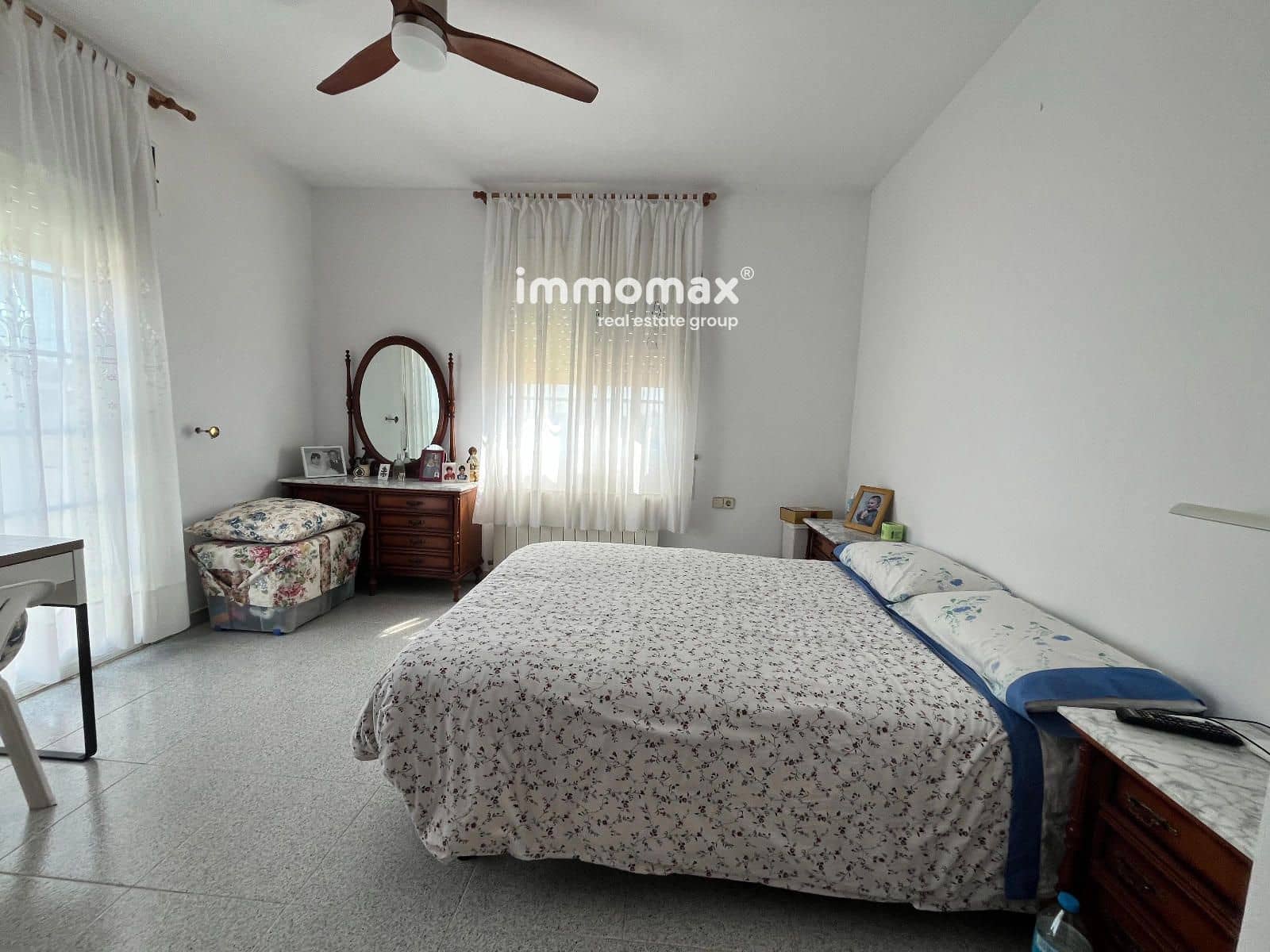 4 makuuhuone Huvila myytävänä paikassa Vilanova i la Geltru mukana 
autotalli - 350 000 € (Ref: 9716755)