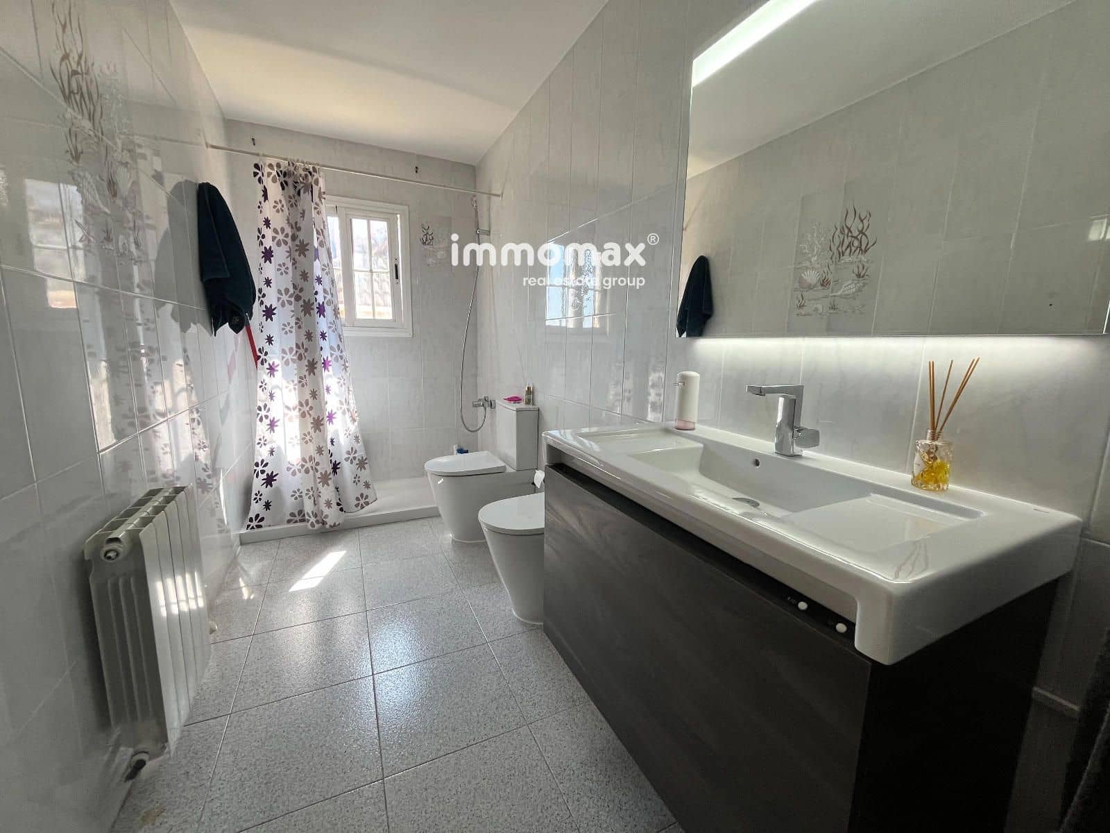 4 makuuhuone Huvila myytävänä paikassa Vilanova i la Geltru mukana 
autotalli - 350 000 € (Ref: 9716755)