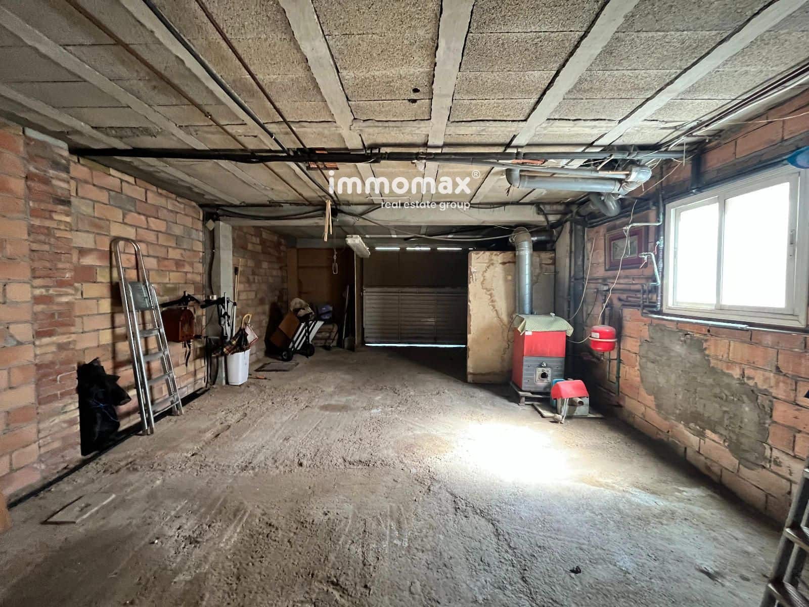 4 makuuhuone Huvila myytävänä paikassa Vilanova i la Geltru mukana 
autotalli - 350 000 € (Ref: 9716755)