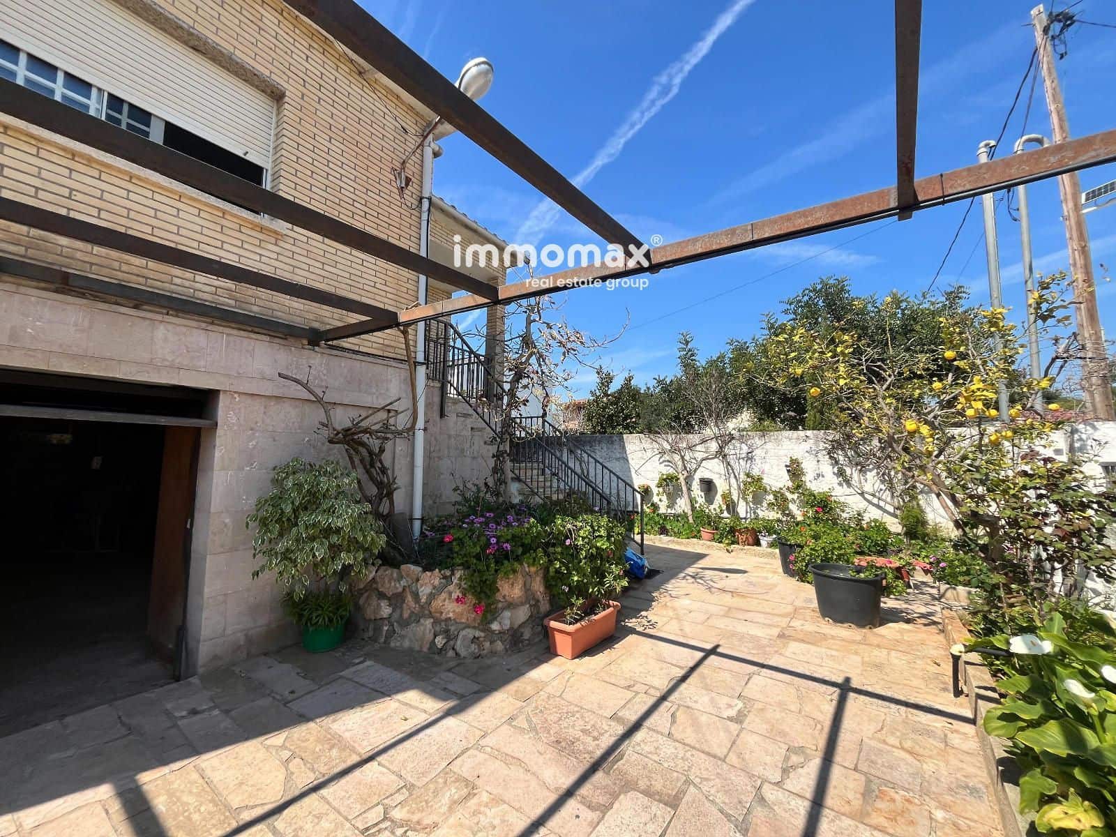 4 makuuhuone Huvila myytävänä paikassa Vilanova i la Geltru mukana 
autotalli - 350 000 € (Ref: 9716755)