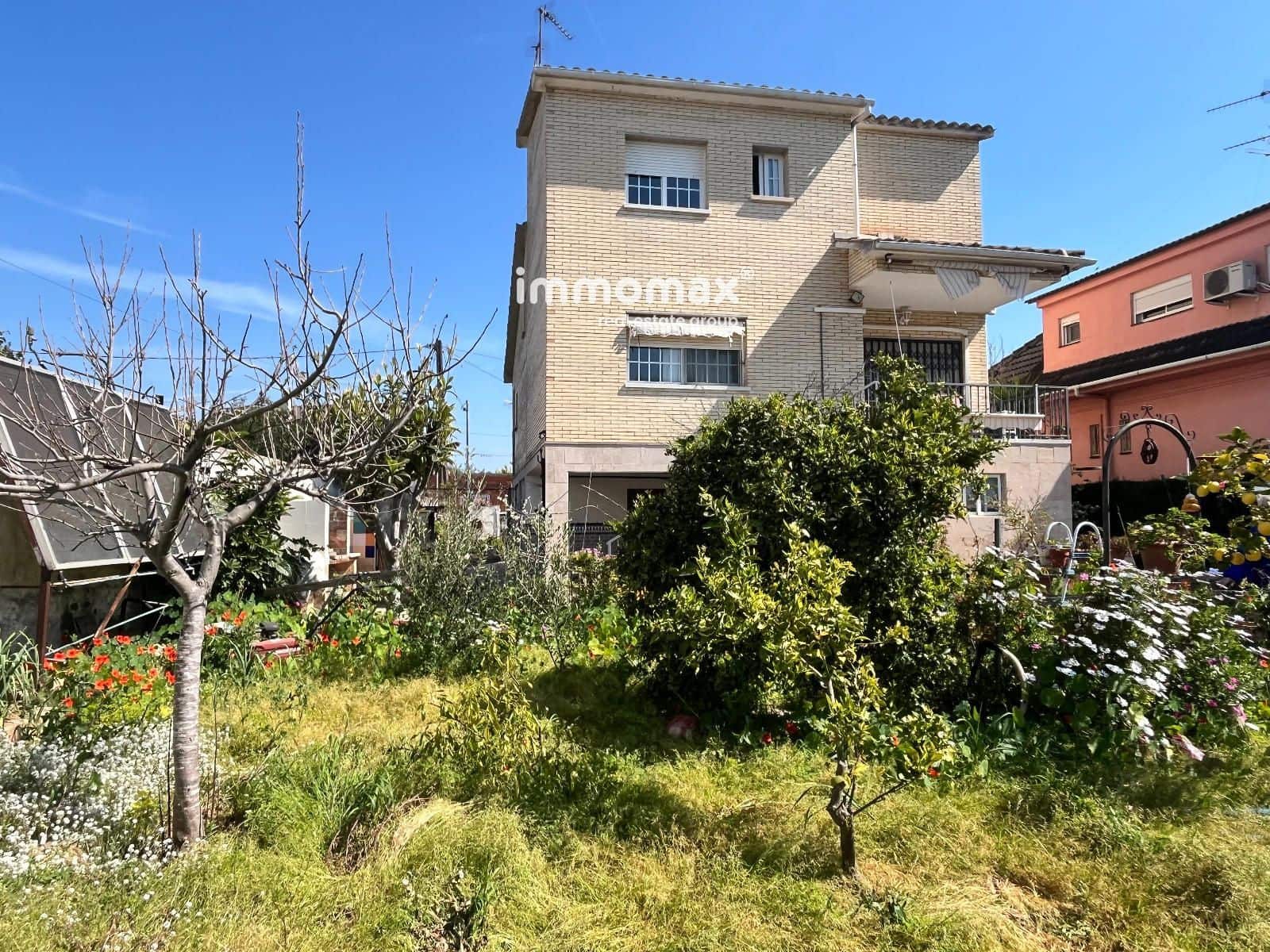 4 makuuhuone Huvila myytävänä paikassa Vilanova i la Geltru mukana 
autotalli - 350 000 € (Ref: 9716755)