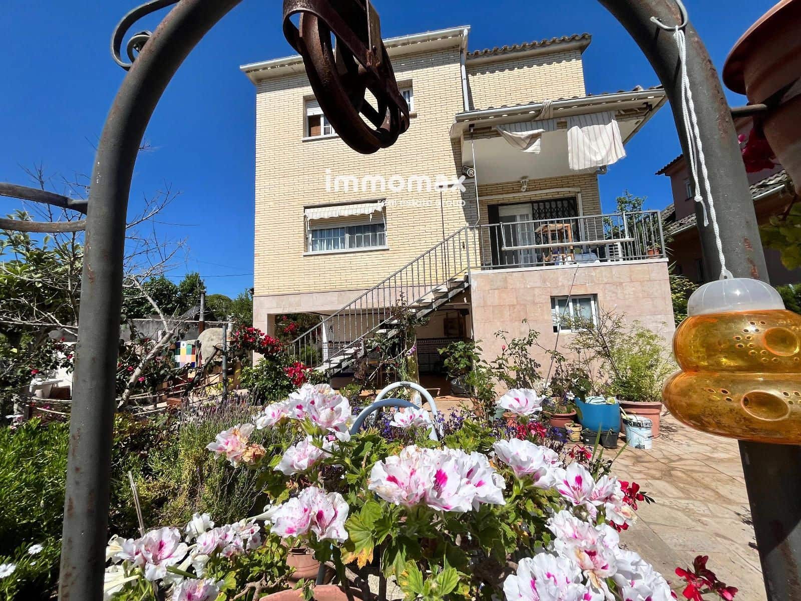 5 Zimmer Villa zu verkaufen in Vilanova i la Geltru mit Garage - 350.000 € (Ref: 9716755)