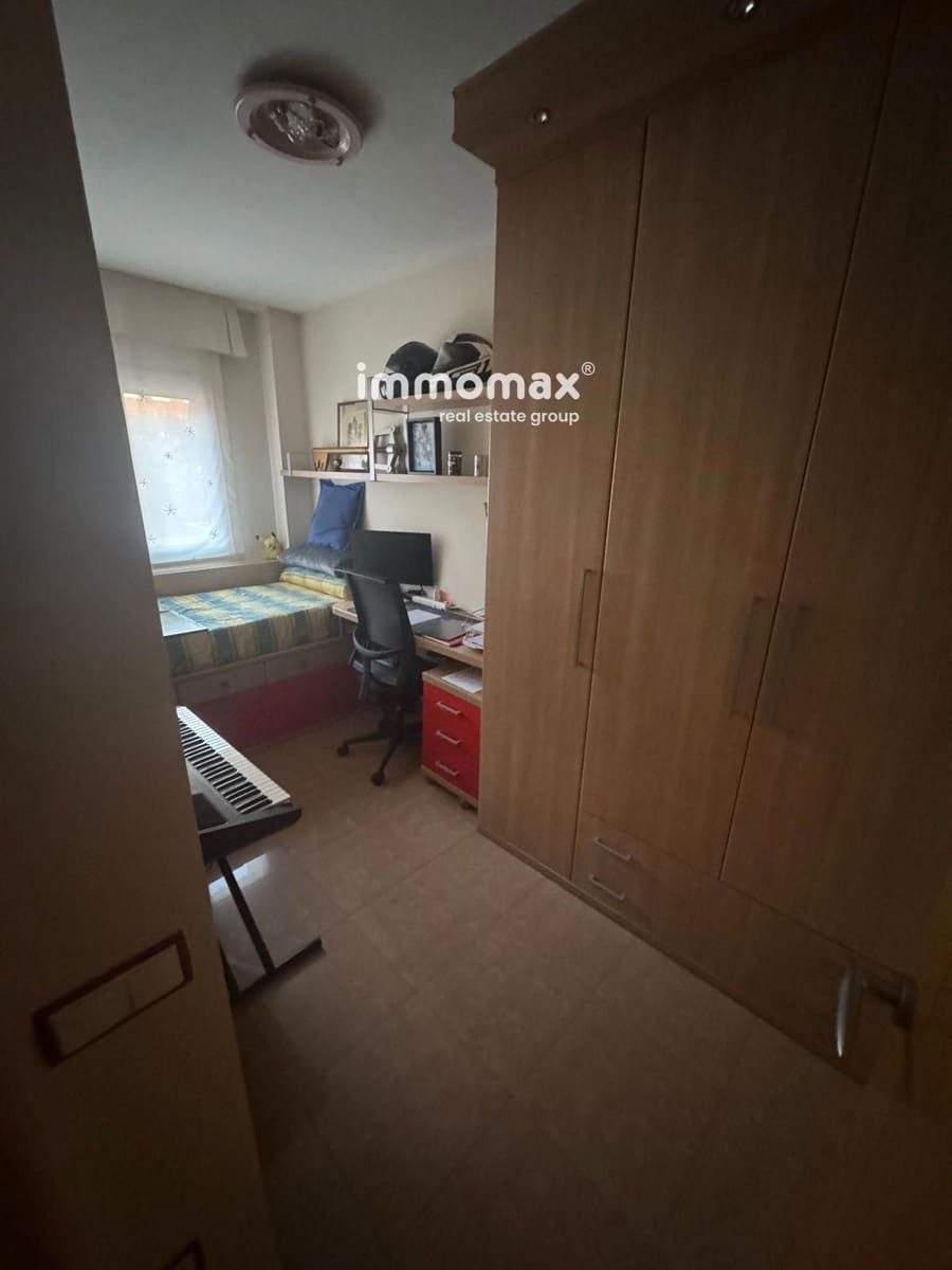 3 slaapkamer Flat te koop in Ripollet met zwembad garage - € 352.000 (Ref: 9720582)