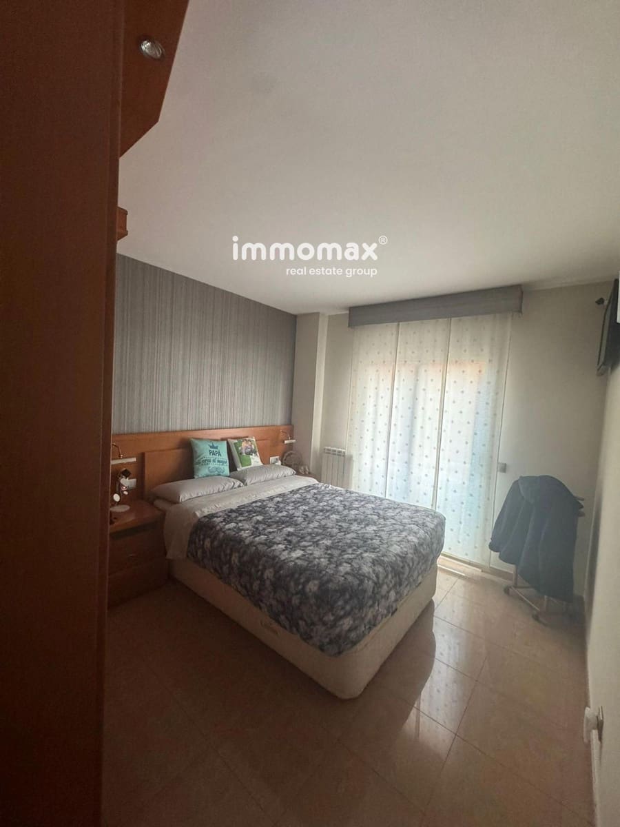 3 slaapkamer Flat te koop in Ripollet met zwembad garage - € 352.000 (Ref: 9720582)