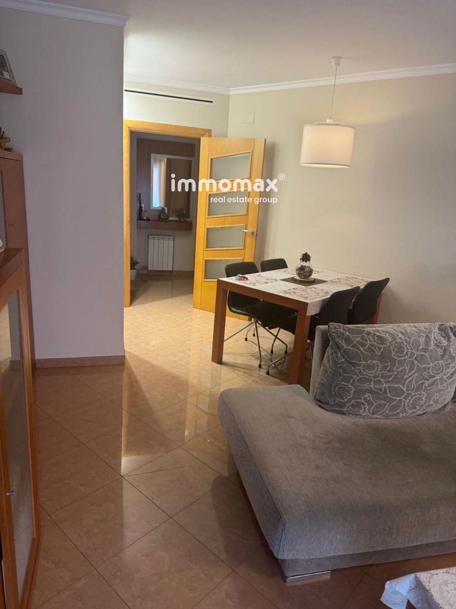 3 slaapkamer Flat te koop in Ripollet met zwembad garage - € 352.000 (Ref: 9720582)