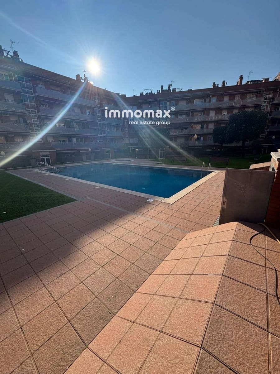 3 slaapkamer Flat te koop in Ripollet met zwembad garage - € 352.000 (Ref: 9720582)