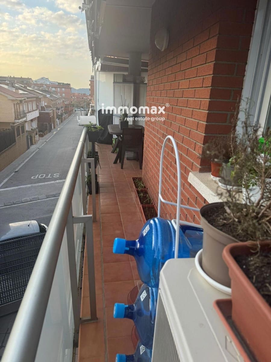 3 slaapkamer Flat te koop in Ripollet met zwembad garage - € 352.000 (Ref: 9720582)