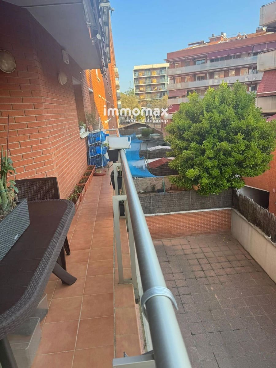 3 slaapkamer Flat te koop in Ripollet met zwembad garage - € 352.000 (Ref: 9720582)