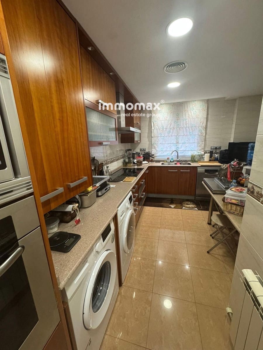 3 slaapkamer Flat te koop in Ripollet met zwembad garage - € 352.000 (Ref: 9720582)