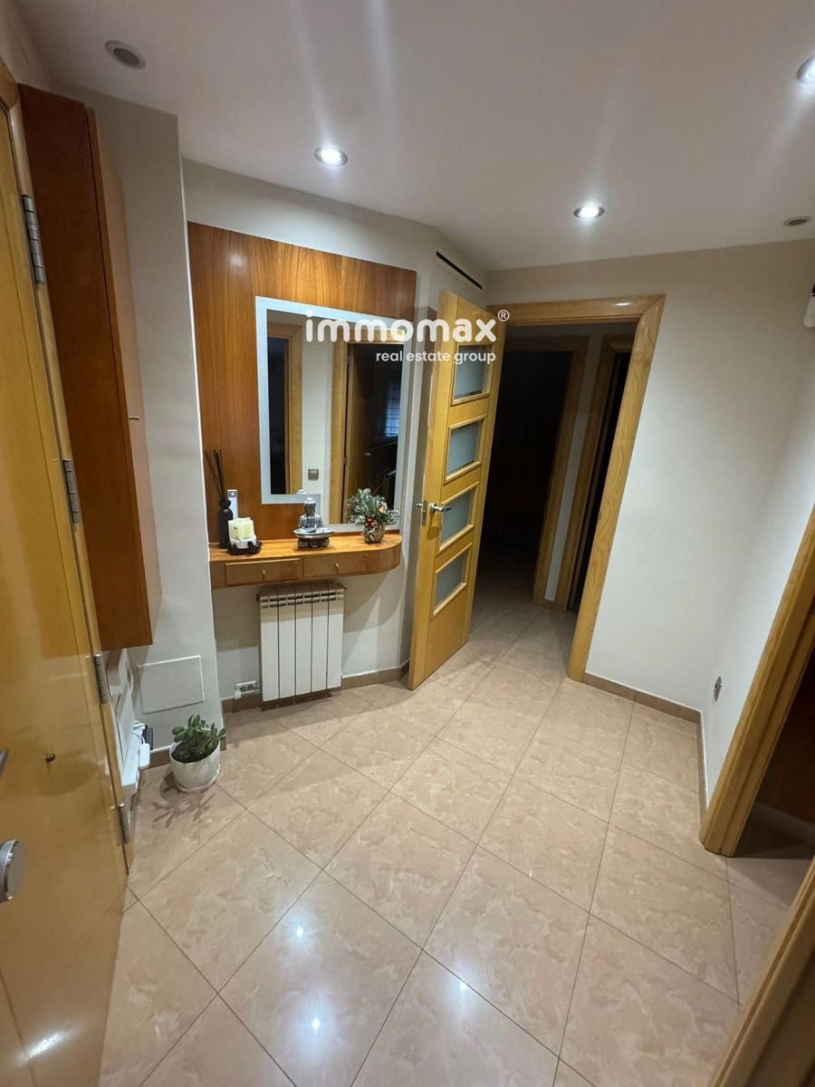 3 slaapkamer Flat te koop in Ripollet met zwembad garage - € 352.000 (Ref: 9720582)