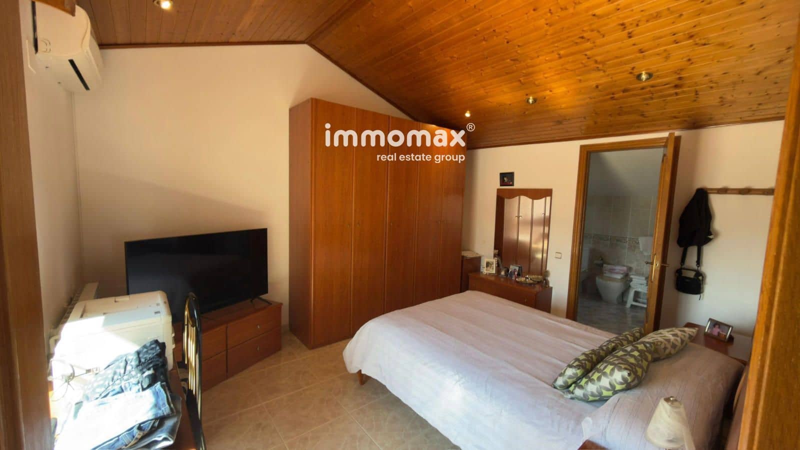 4 bedroom Villa for sale in Llica d'Amunt with pool garage - € 439,000 (Ref: 9726934)