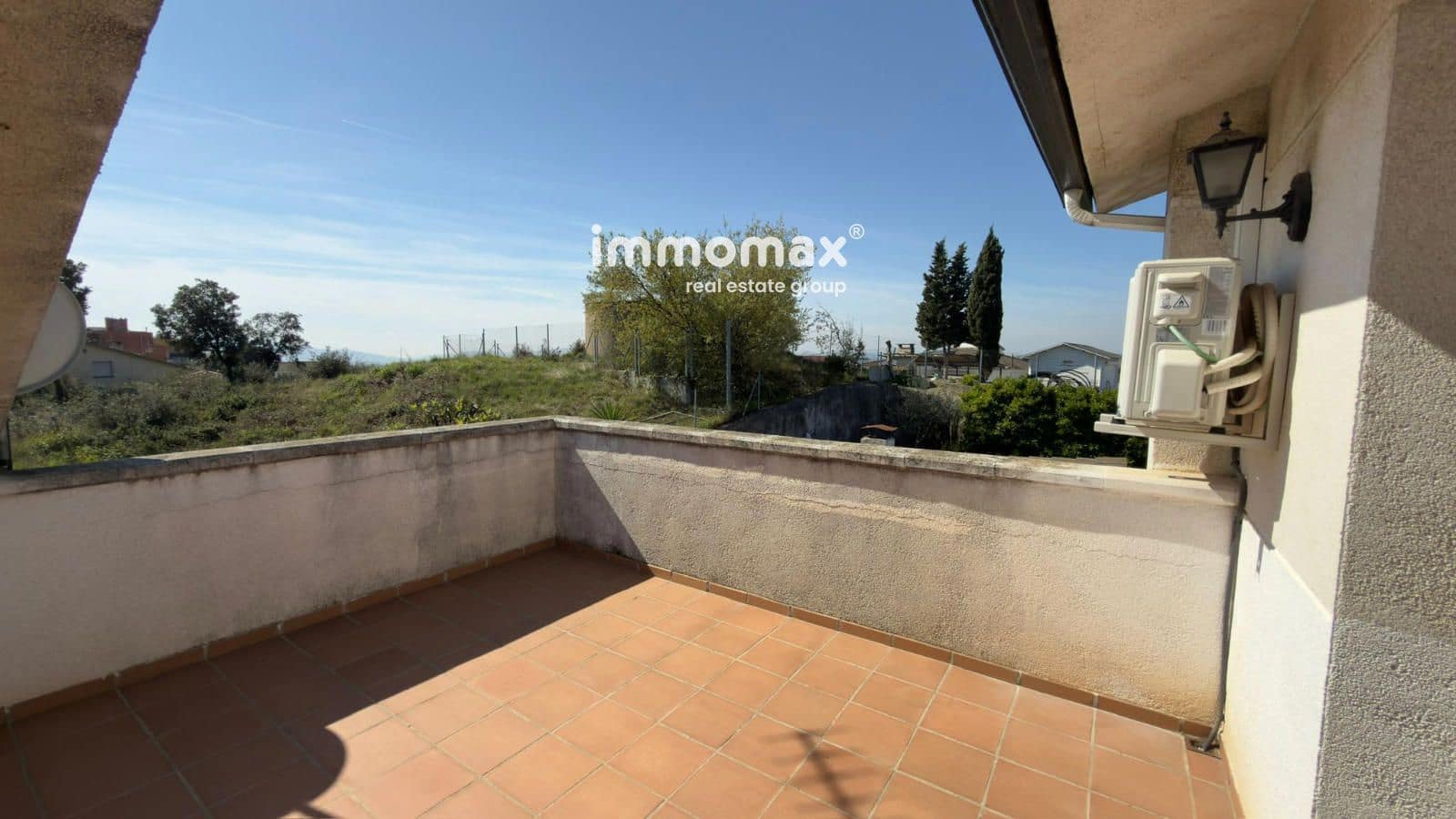 4 bedroom Villa for sale in Llica d'Amunt with pool garage - € 439,000 (Ref: 9726934)