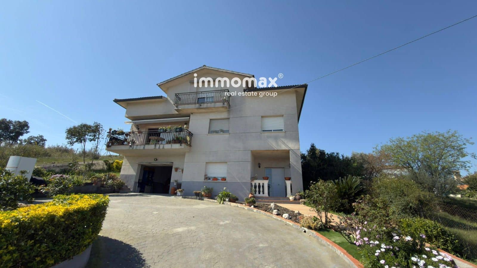 4 bedroom Villa for sale in Llica d'Amunt with pool garage - € 439,000 (Ref: 9726934)