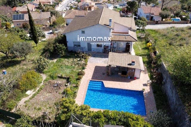 4 bedroom Villa for sale in Lliçà d'Amunt with pool garage - € 439,000 (Ref: 9726934)