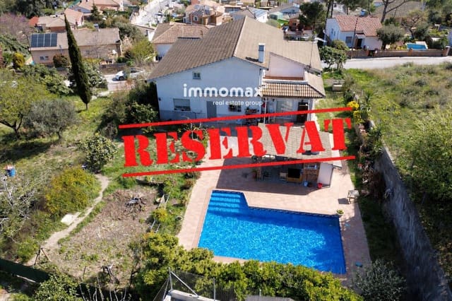 4 soverom Villa til salgs i Lliçà d'Amunt med svømmebasseng garasje - € 439 000 (Ref: 9726934)