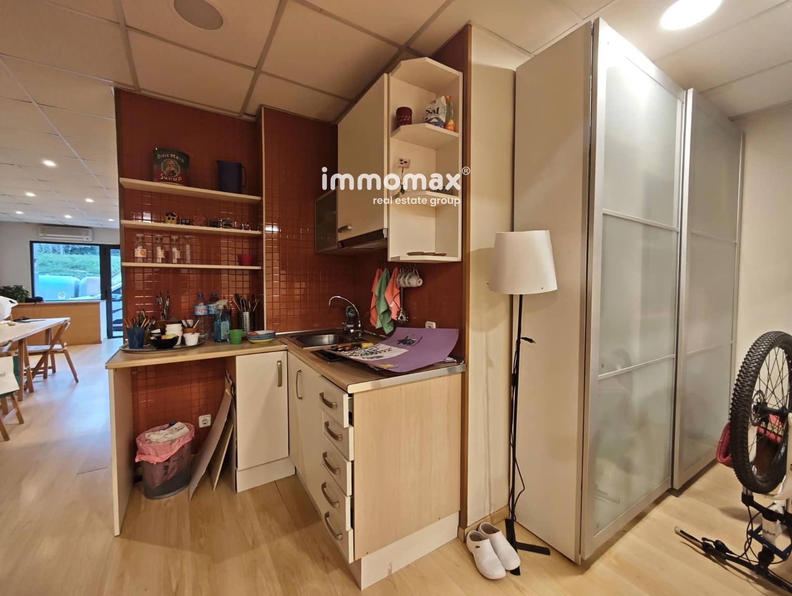 Commercial for rent in Castelldefels - € 950 (Ref: 9730687)