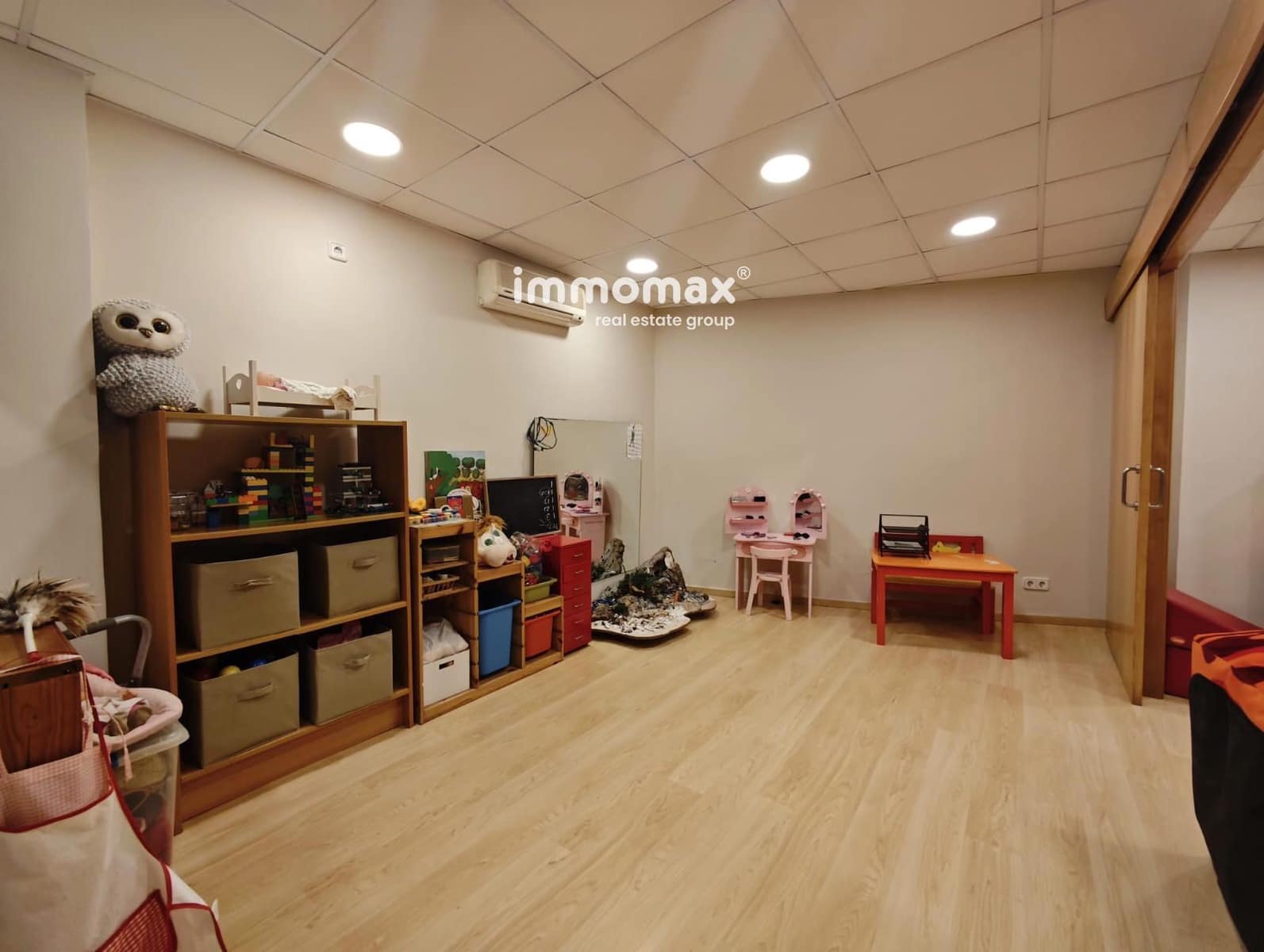 Commercial for rent in Castelldefels - € 950 (Ref: 9730687)