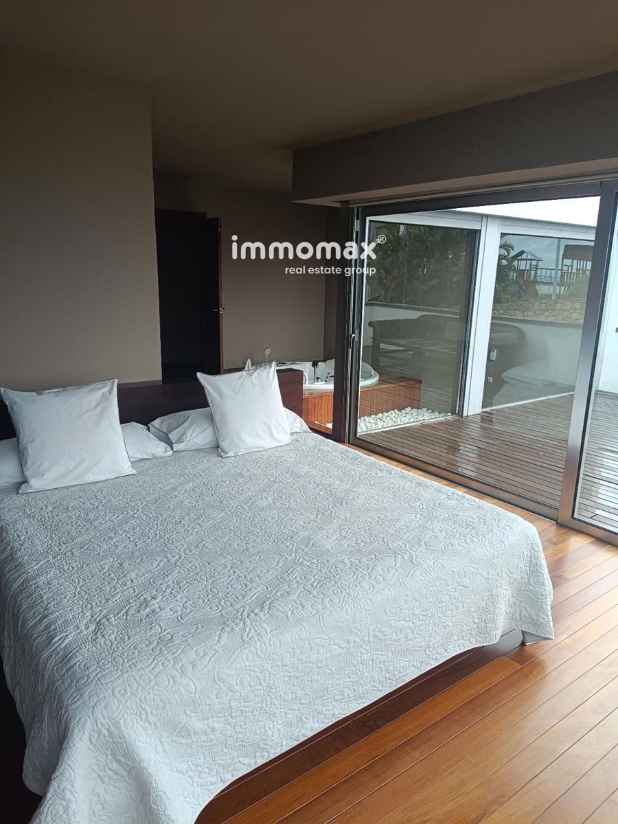 4 bedroom Villa for rent in Castelldefels with pool garage - € 12,000 (Ref: 9733406)