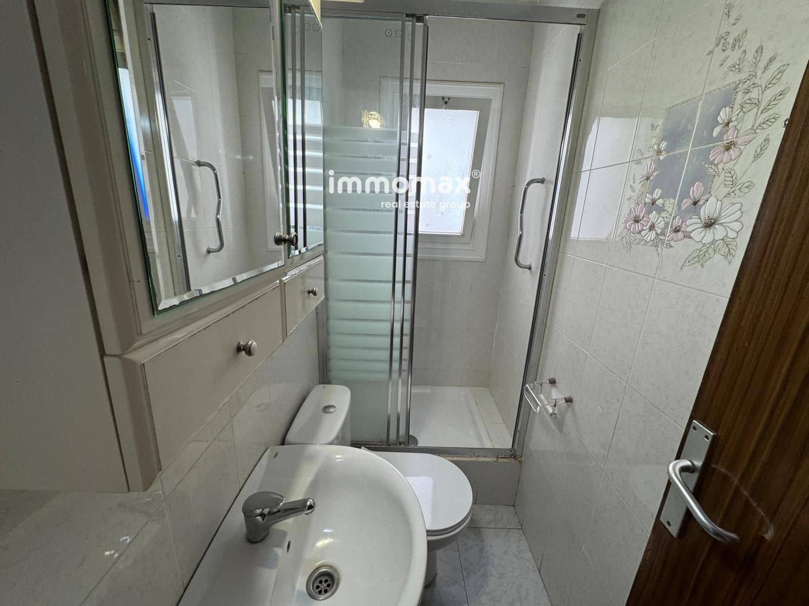 3 bedroom Flat for sale in Sant Boi de Llobregat - € 177,000 (Ref: 9734017)