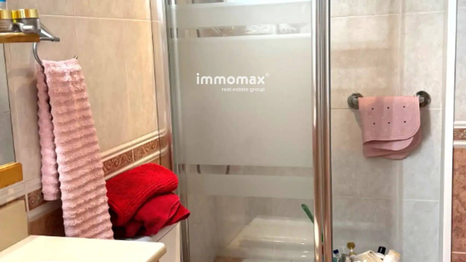 3 bedroom Flat for sale in Cornella de Llobregat - € 196,000 (Ref: 9739141)