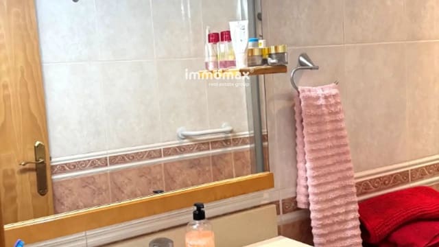 Piso de 3 habitaciones en Cornellà de Llobregat en venta - 196.000 € (Ref: 9739141)