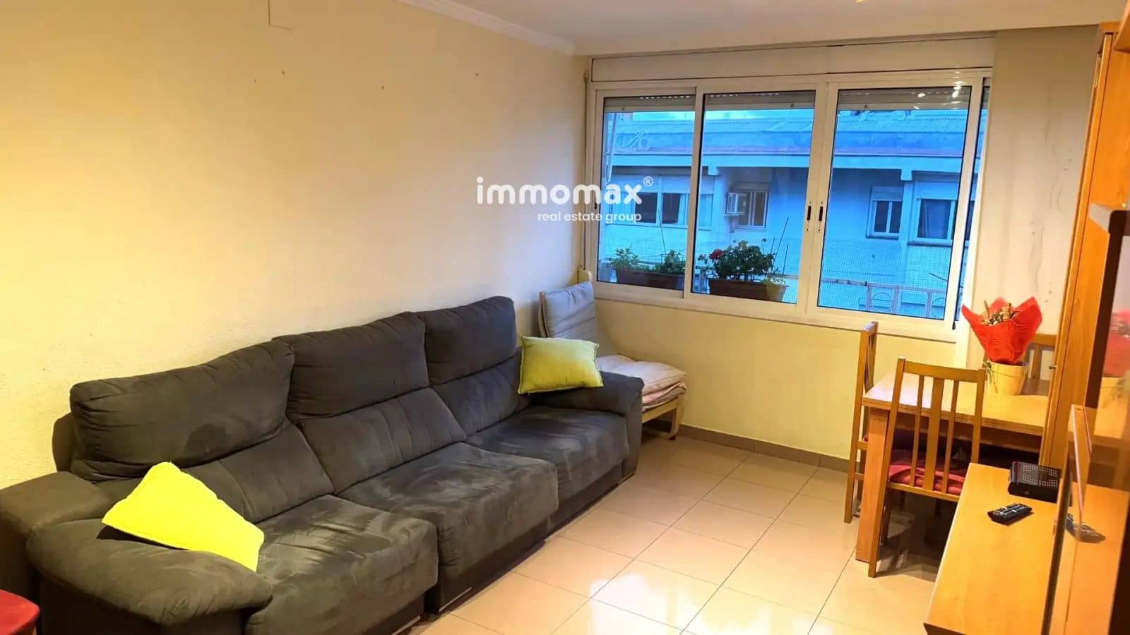 3 bedroom Flat for sale in Cornella de Llobregat - € 196,000 (Ref: 9739141)