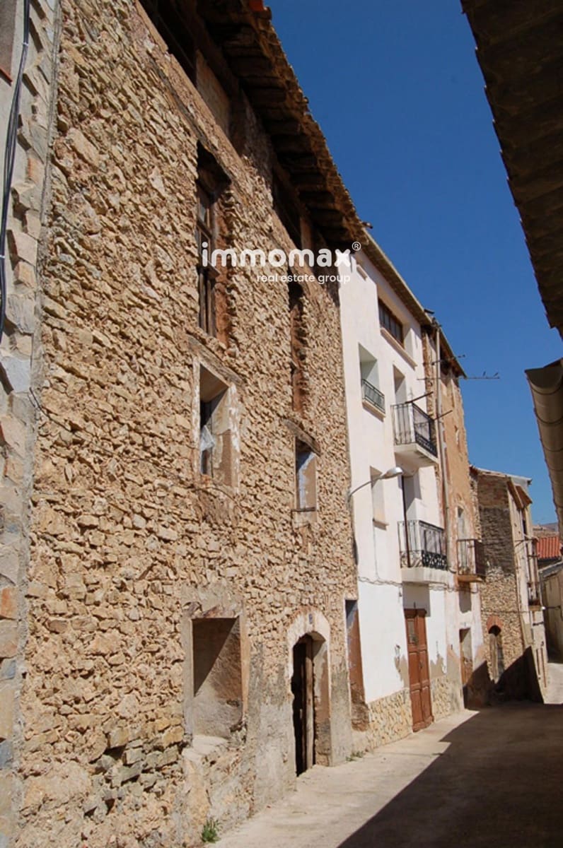 Villa til salgs i Pauls med garasje - € 56 000 (Ref: 9756724)