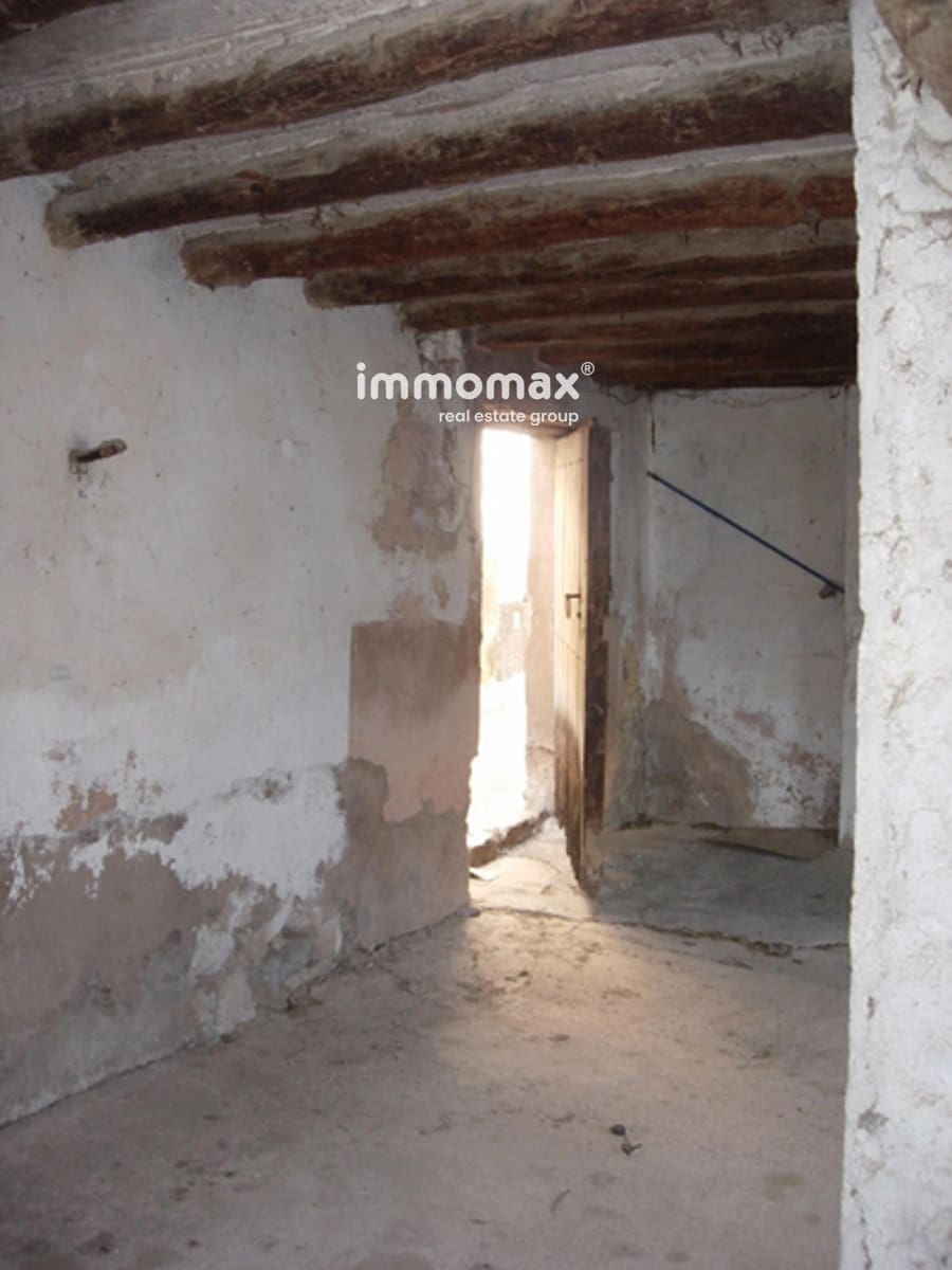 Villa til salgs i Pauls med garasje - € 56 000 (Ref: 9756724)