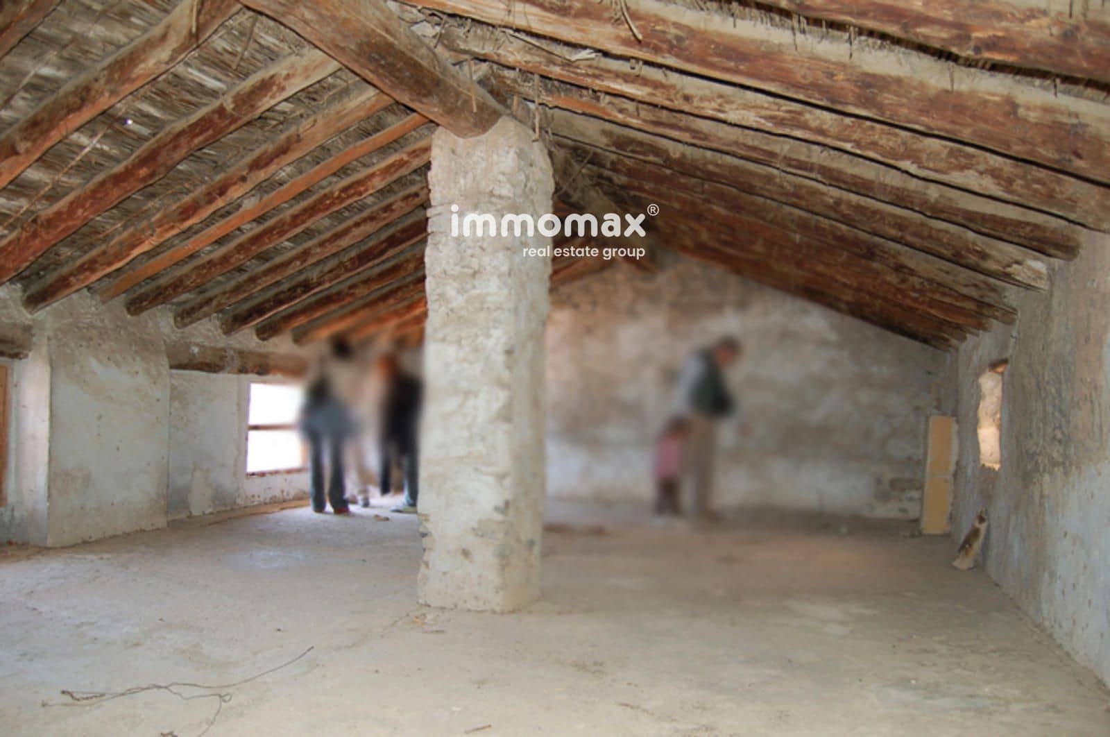 Villa til salgs i Pauls med garasje - € 56 000 (Ref: 9756724)