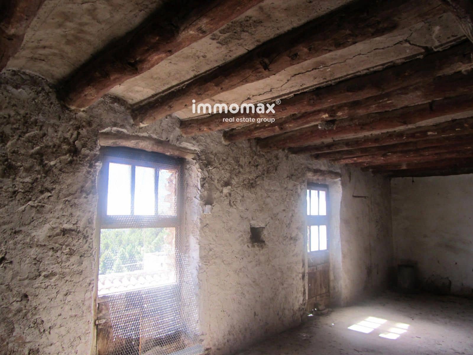 Villa til salgs i Pauls med garasje - € 56 000 (Ref: 9756724)