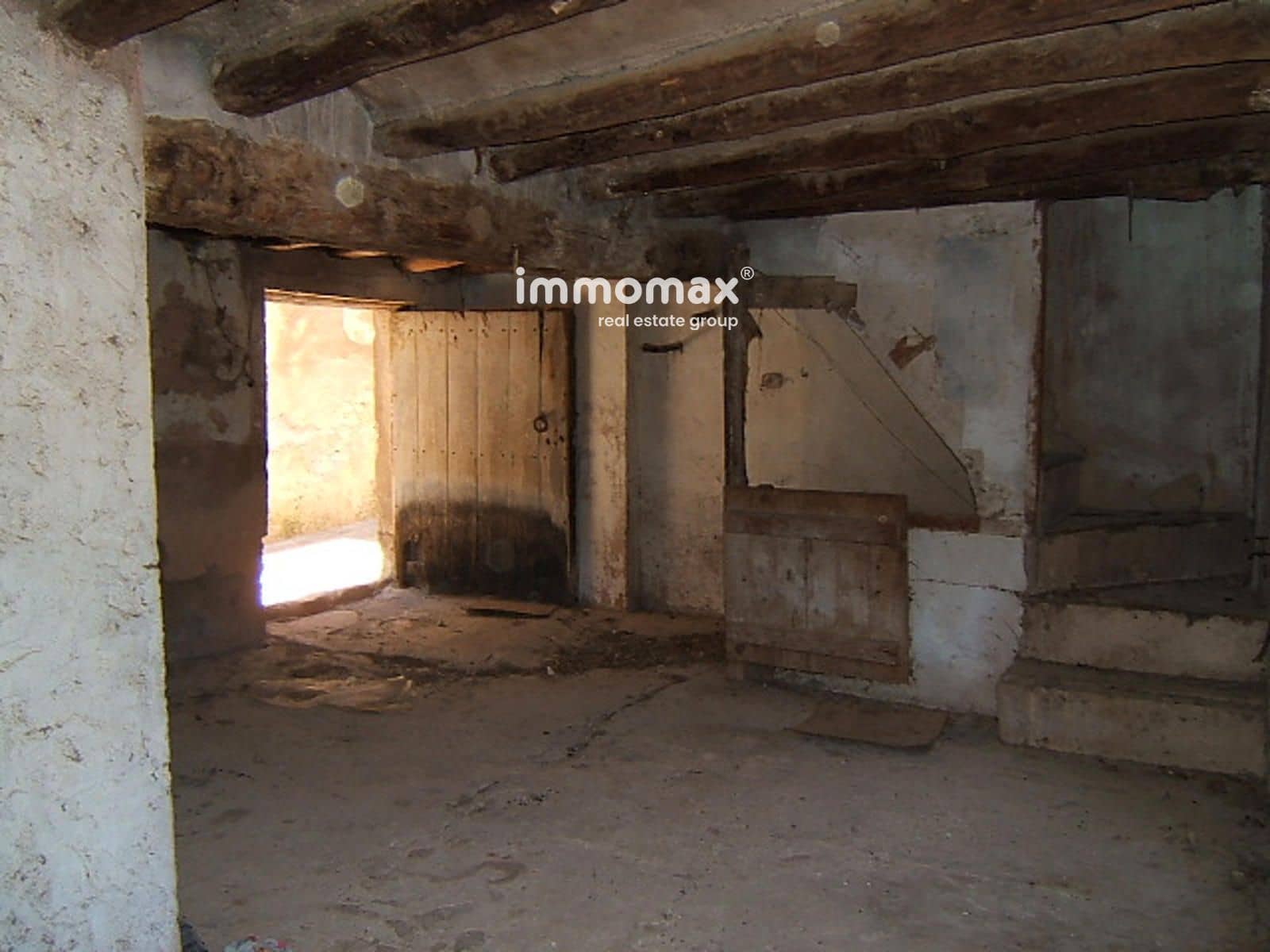 Villa til salgs i Pauls med garasje - € 56 000 (Ref: 9756724)