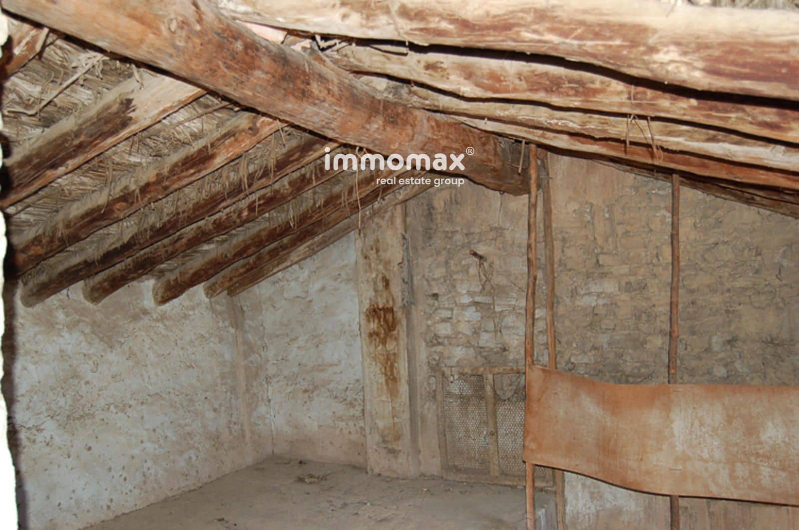 Villa til salgs i Pauls med garasje - € 56 000 (Ref: 9756724)