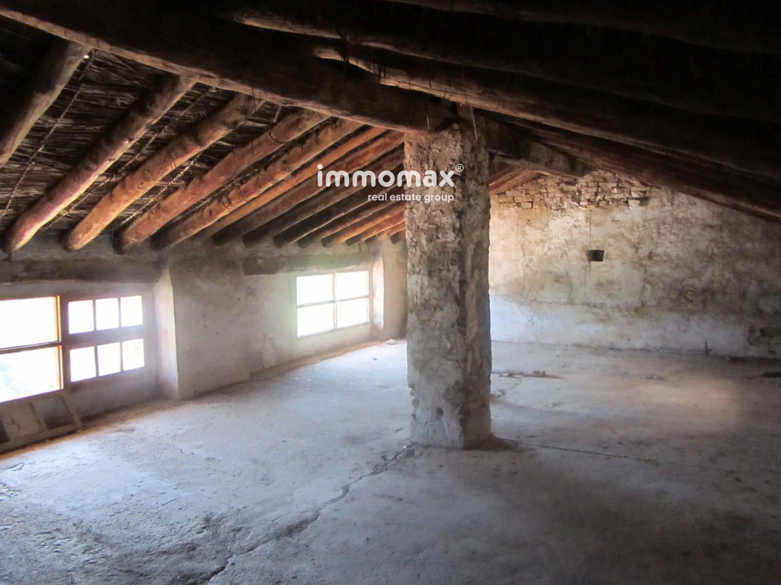 Villa til salgs i Pauls med garasje - € 56 000 (Ref: 9756724)