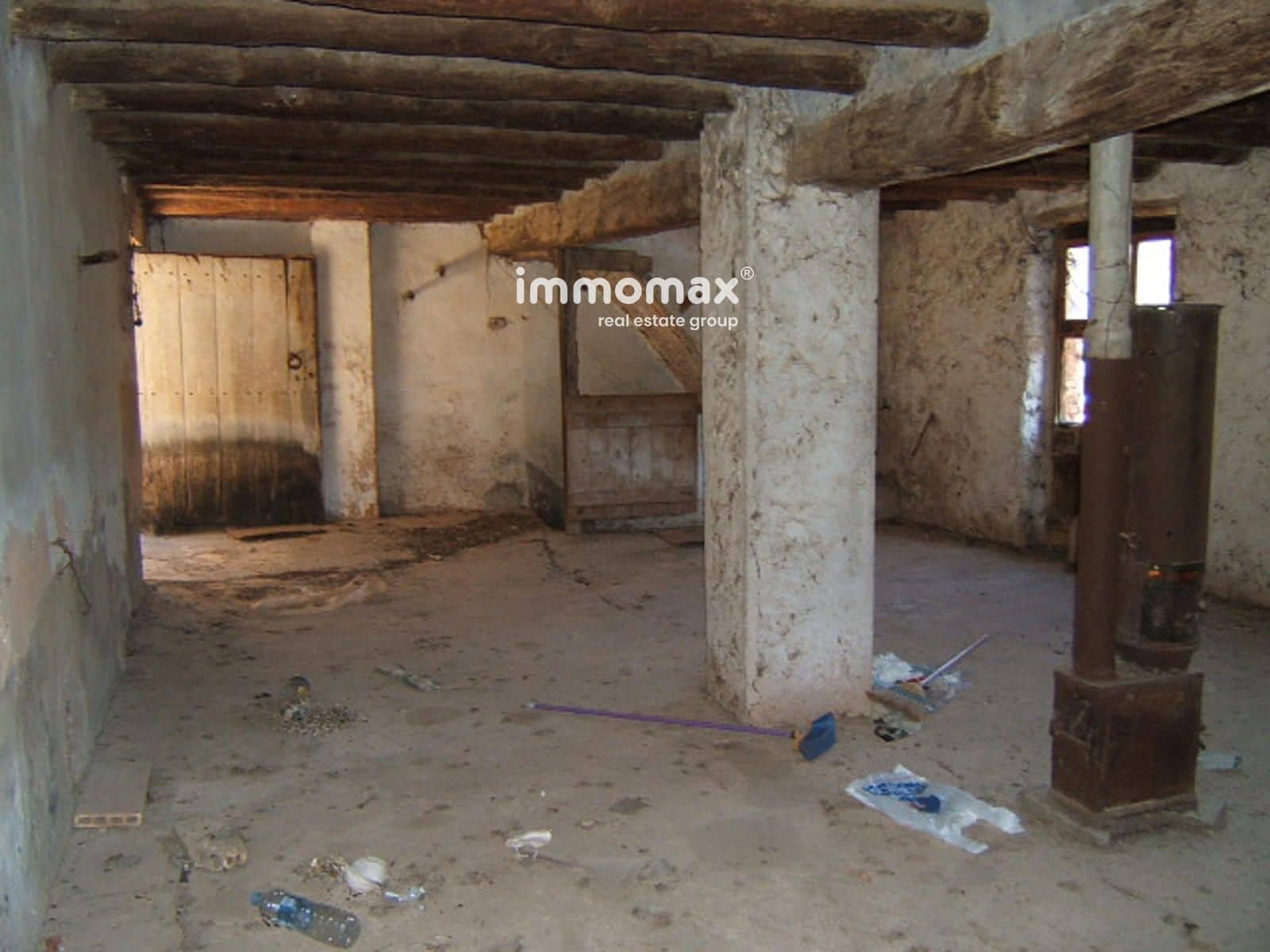 Villa til salgs i Pauls med garasje - € 56 000 (Ref: 9756724)