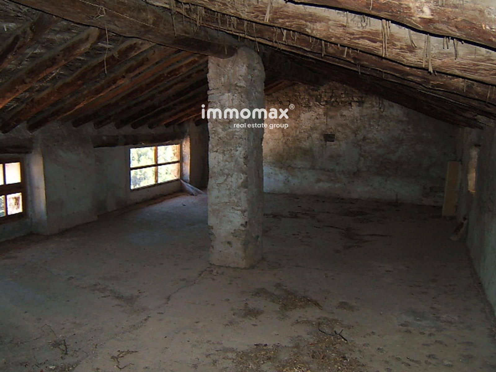 Villa til salgs i Pauls med garasje - € 56 000 (Ref: 9756724)