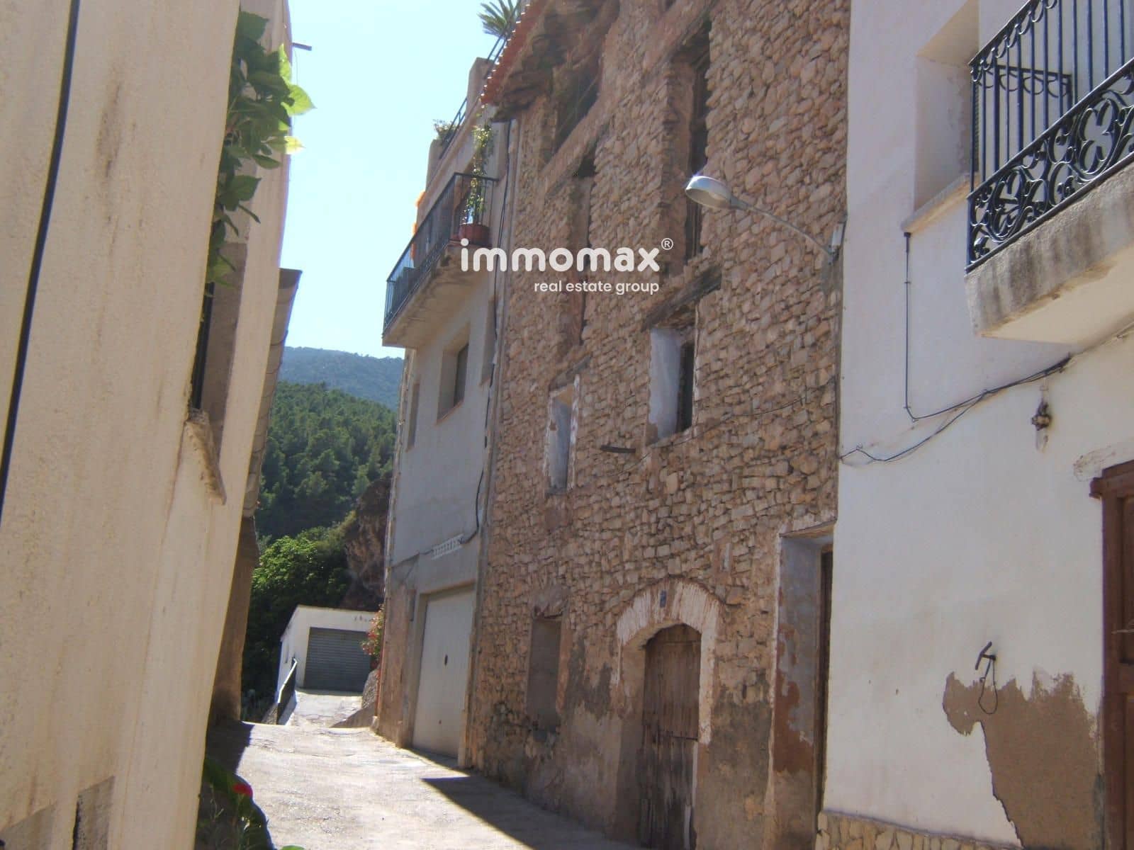 Villa til salgs i Pauls med garasje - € 56 000 (Ref: 9756724)