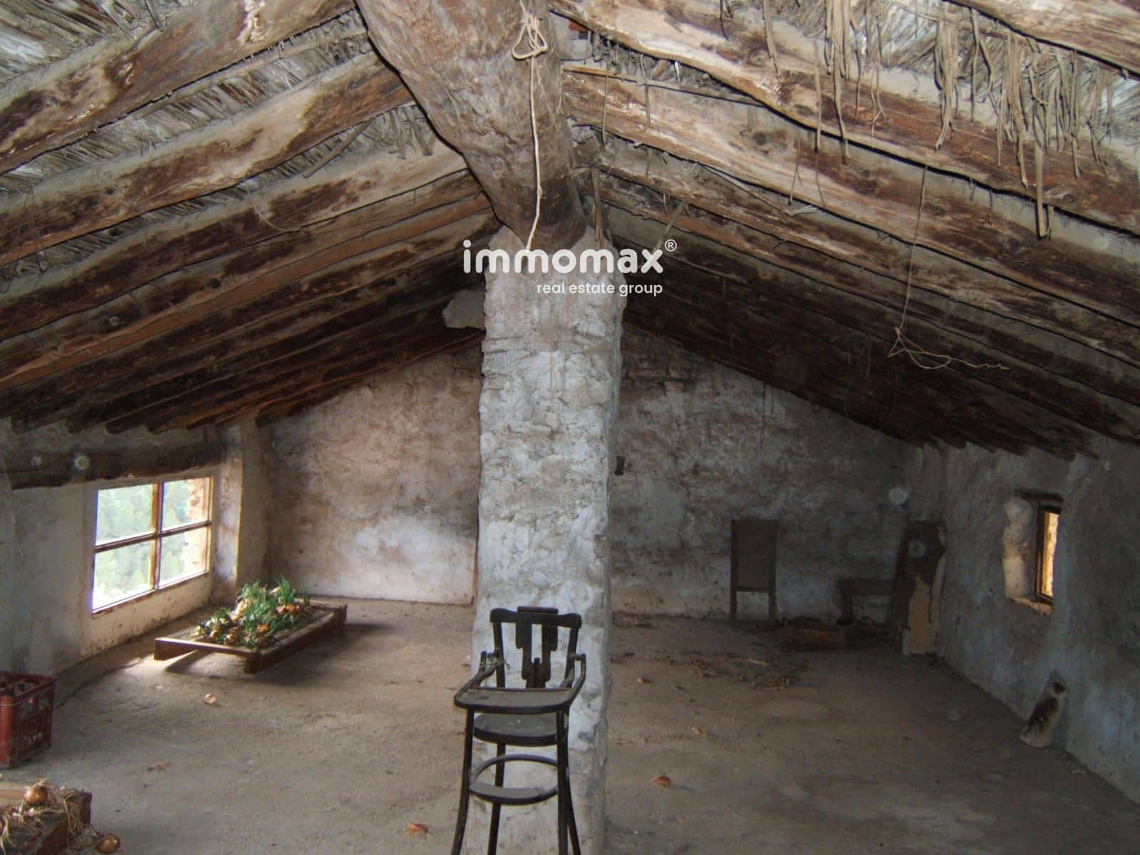 Villa til salgs i Pauls med garasje - € 56 000 (Ref: 9756724)